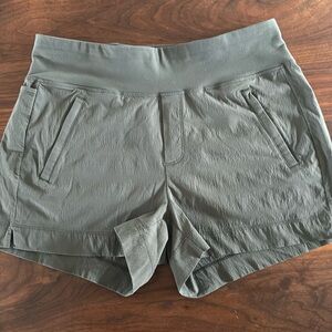 Athleta Trekkie North Shorts 10
